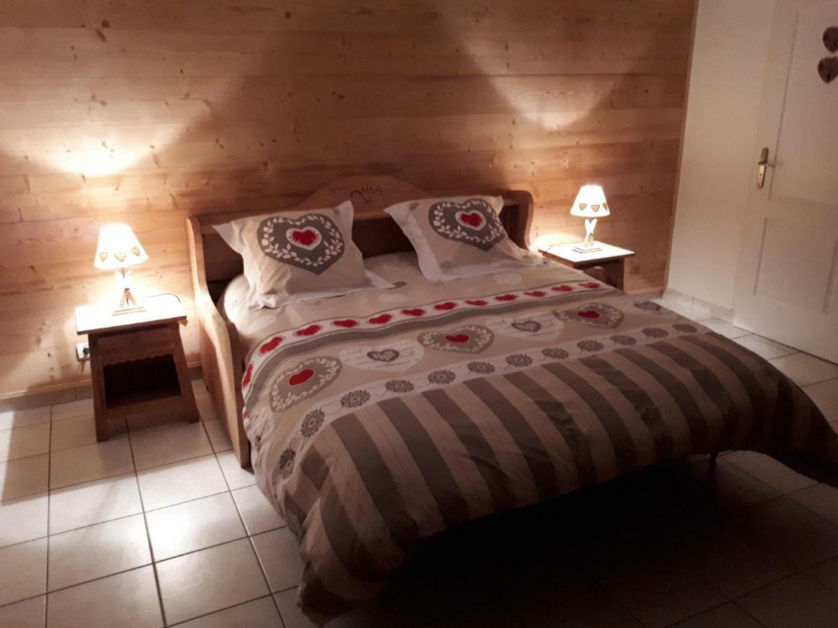 Logis Du Clos Des Chevaliers De Malte Apartment Aiguebelle Bagian luar foto